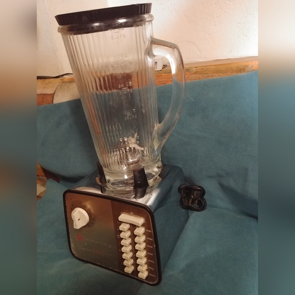 Waring Custom Solid State 150 blender - Picture 3 of 9